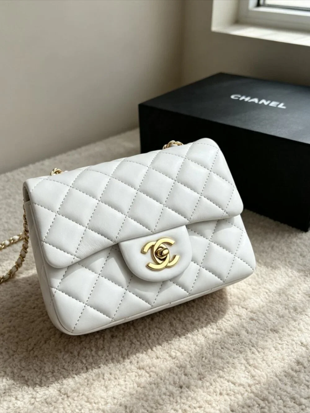 ✨ Authentic Chanel White Bag